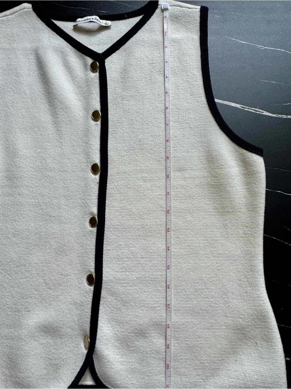 Abercrombie & Fitch Cream Sleeveless Button-Front Vest with Black Trim - Picture 5 of 8